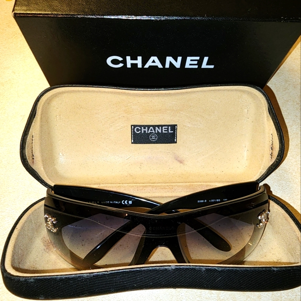 Authentic BLACK CHANEL SUNGLASSES/ SHADES